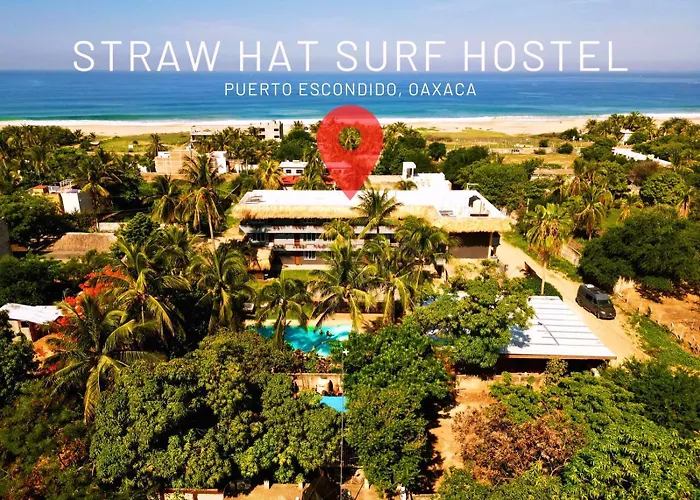 Straw Hat Surf Hostel & Bar