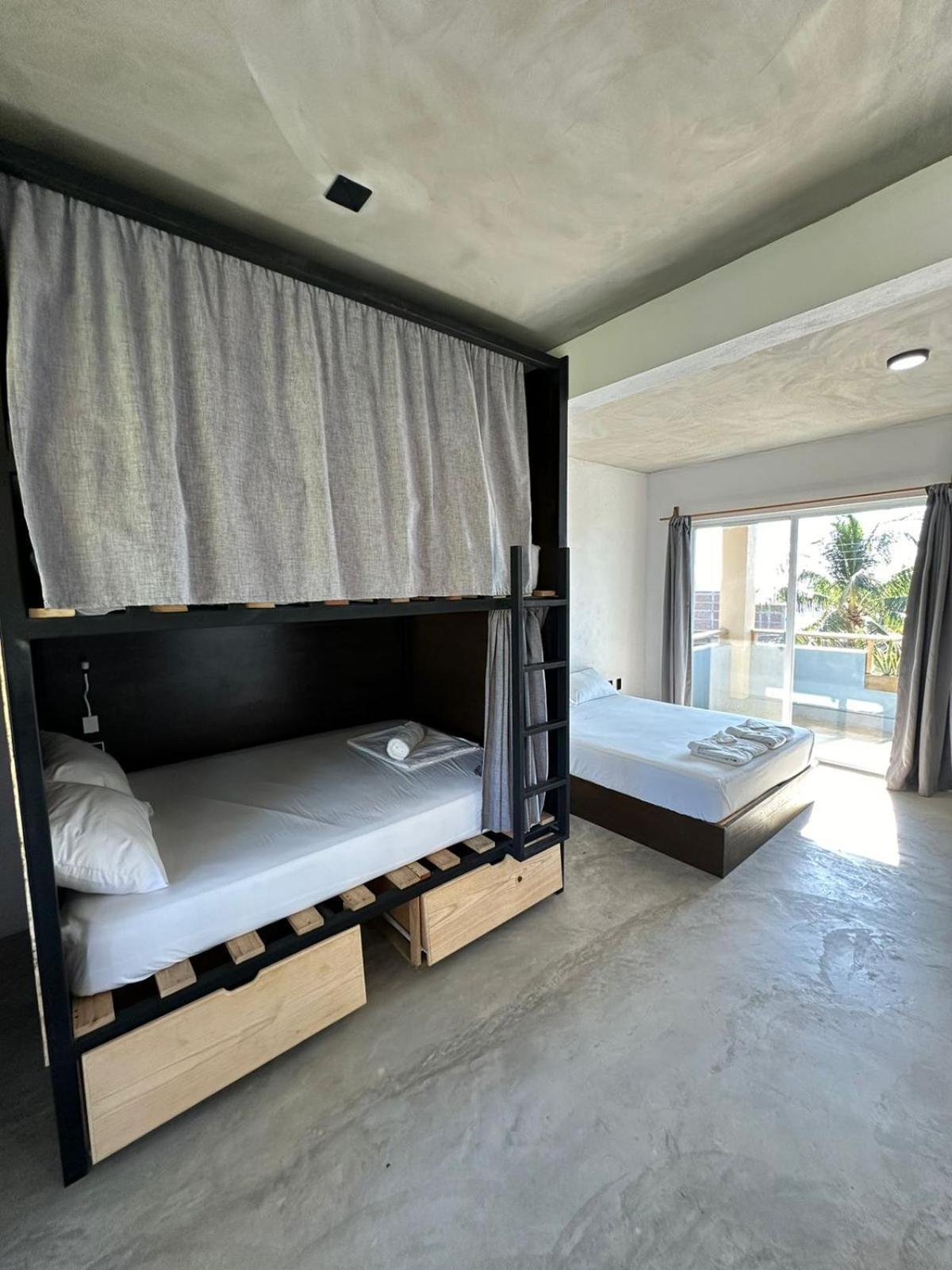 Hostel Straw Surf & Bar Brisas de Zicatela